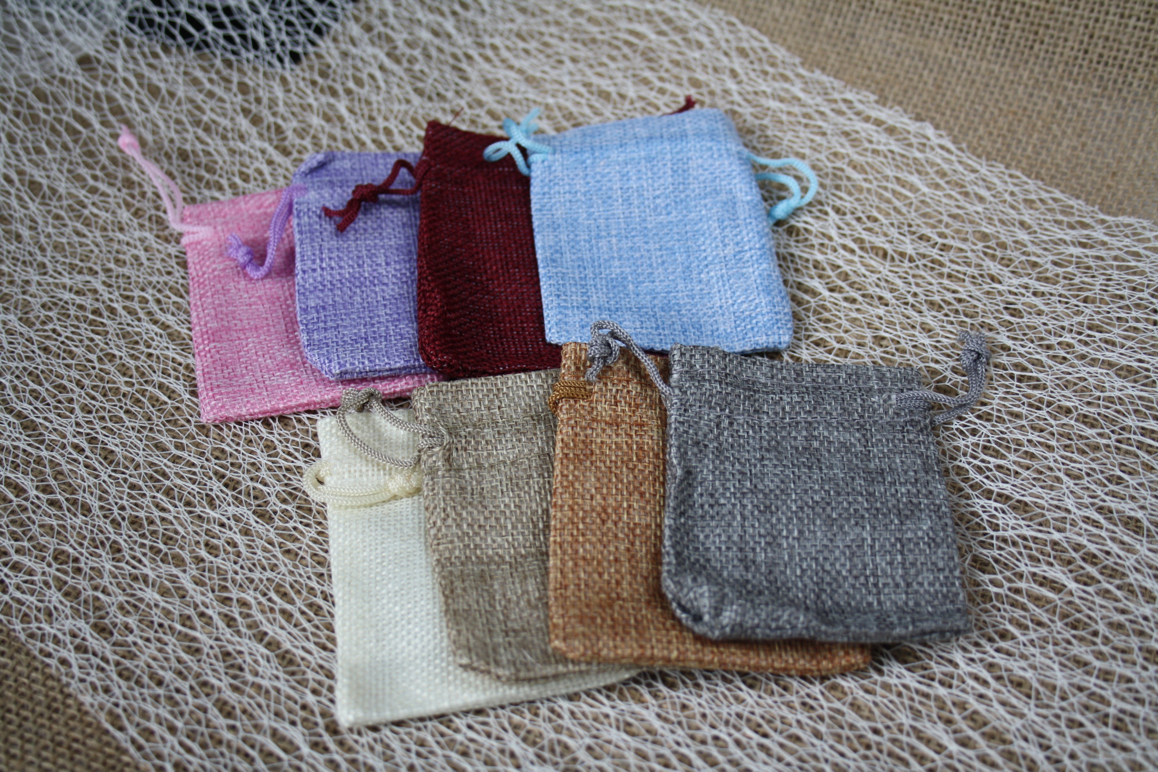 Lot de 50 Sachets Imitation Toile de Jute – Petit Format 8,5 x 6,7 cm