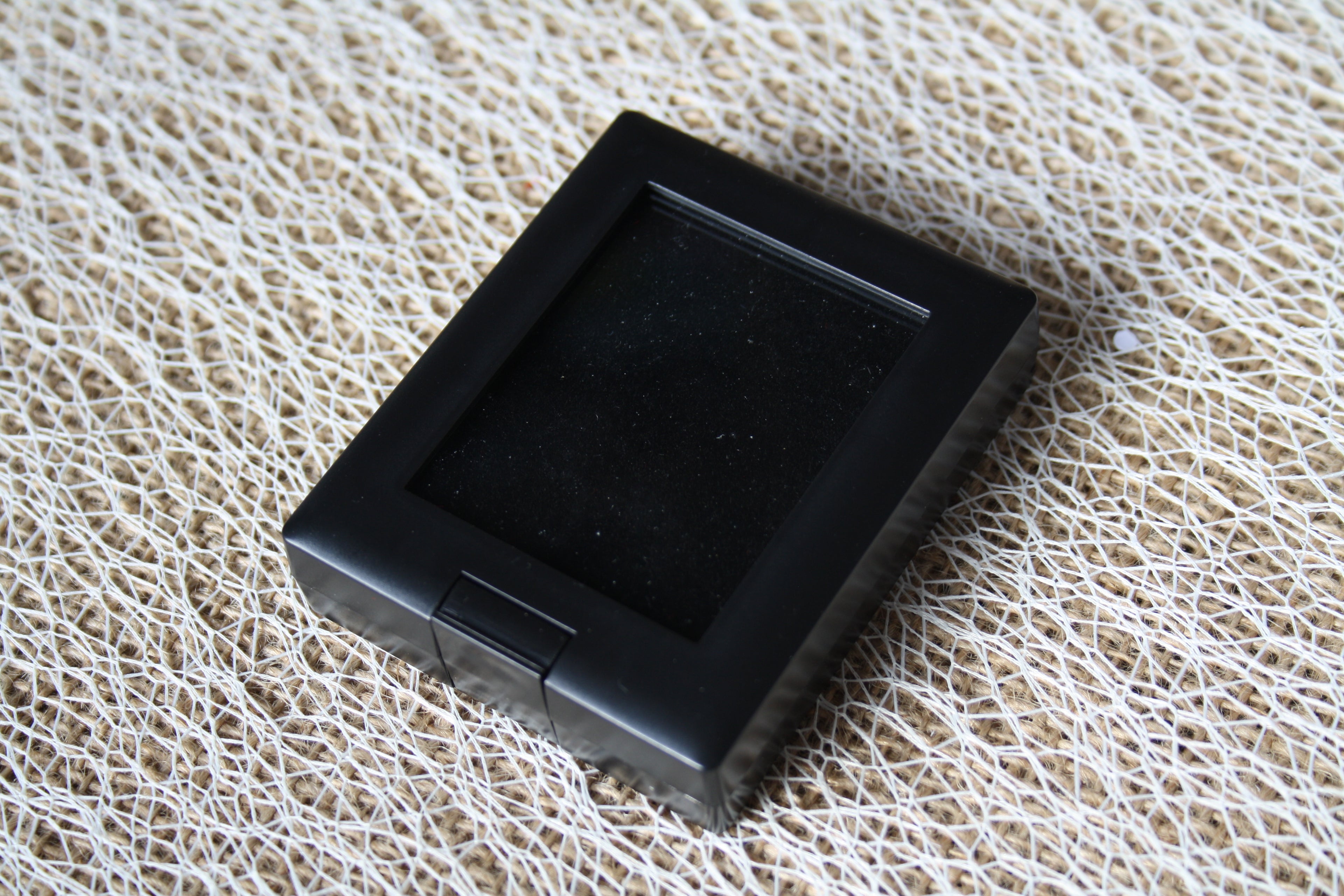 Boîte de collection avec vitre – écrin de présentation avec mousse velours noire