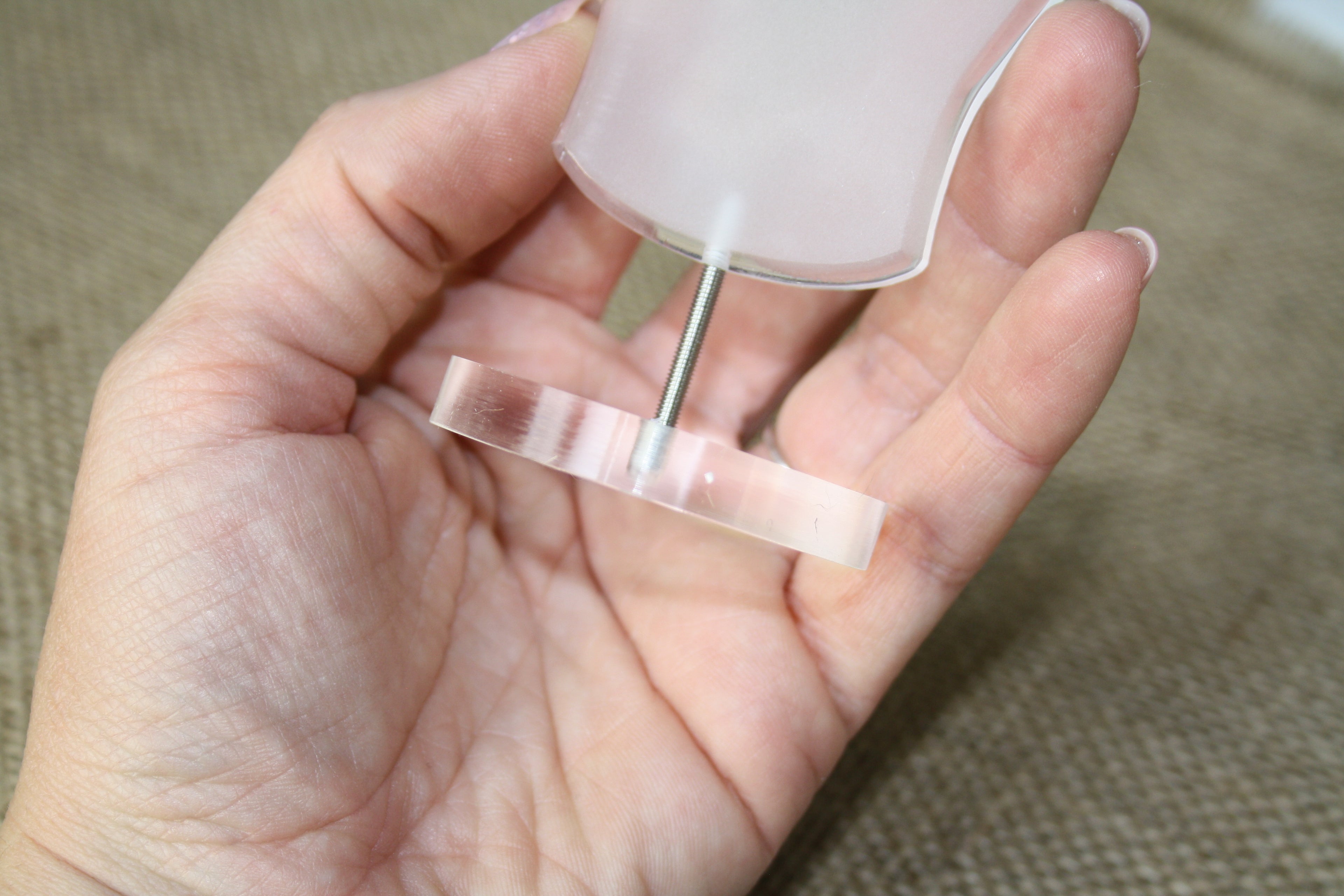 Présentoir à Pendentif en Plexiglass - Support Bijoux Professionnel