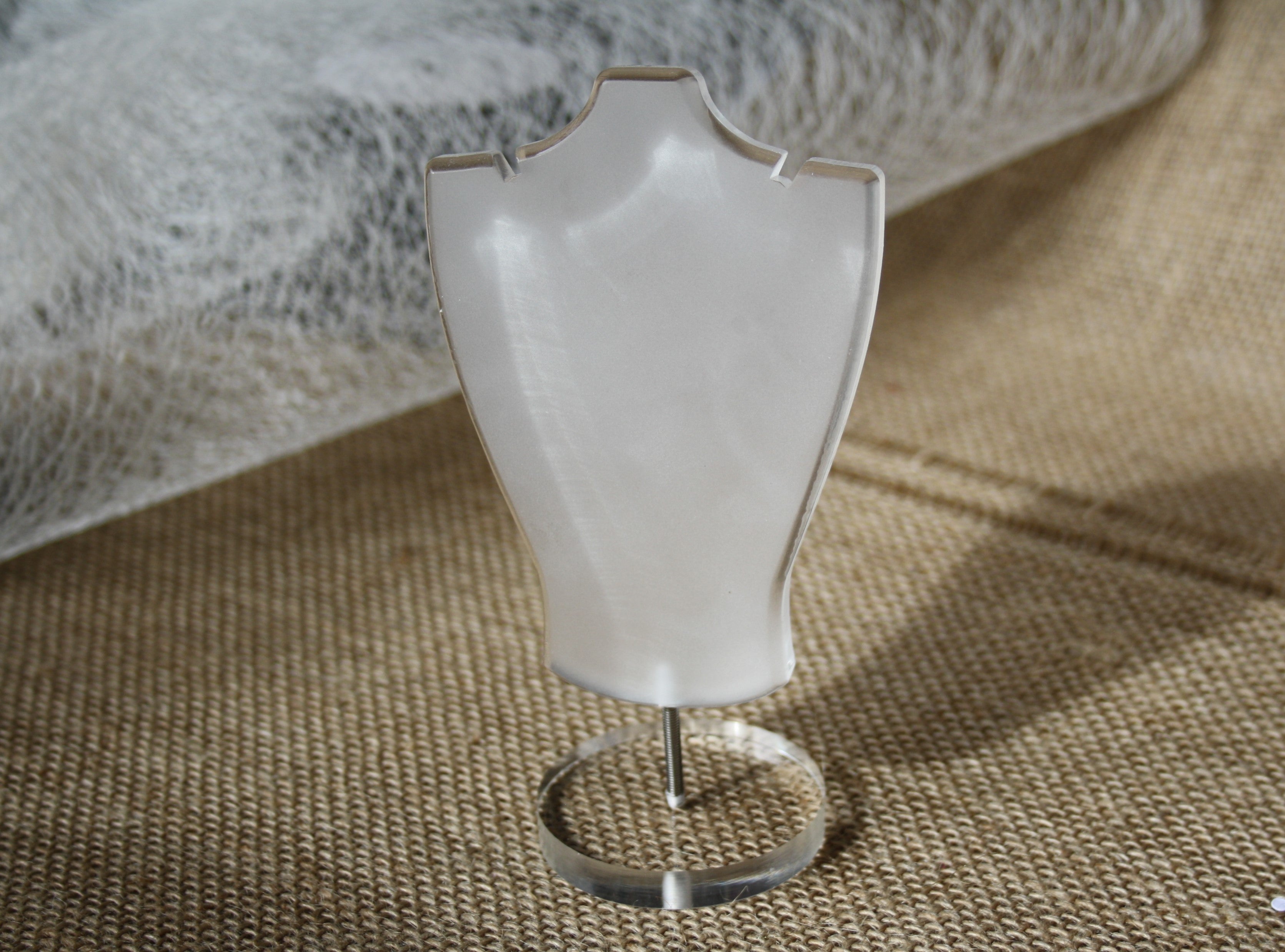 Présentoir à Pendentif en Plexiglass - Support Bijoux Professionnel