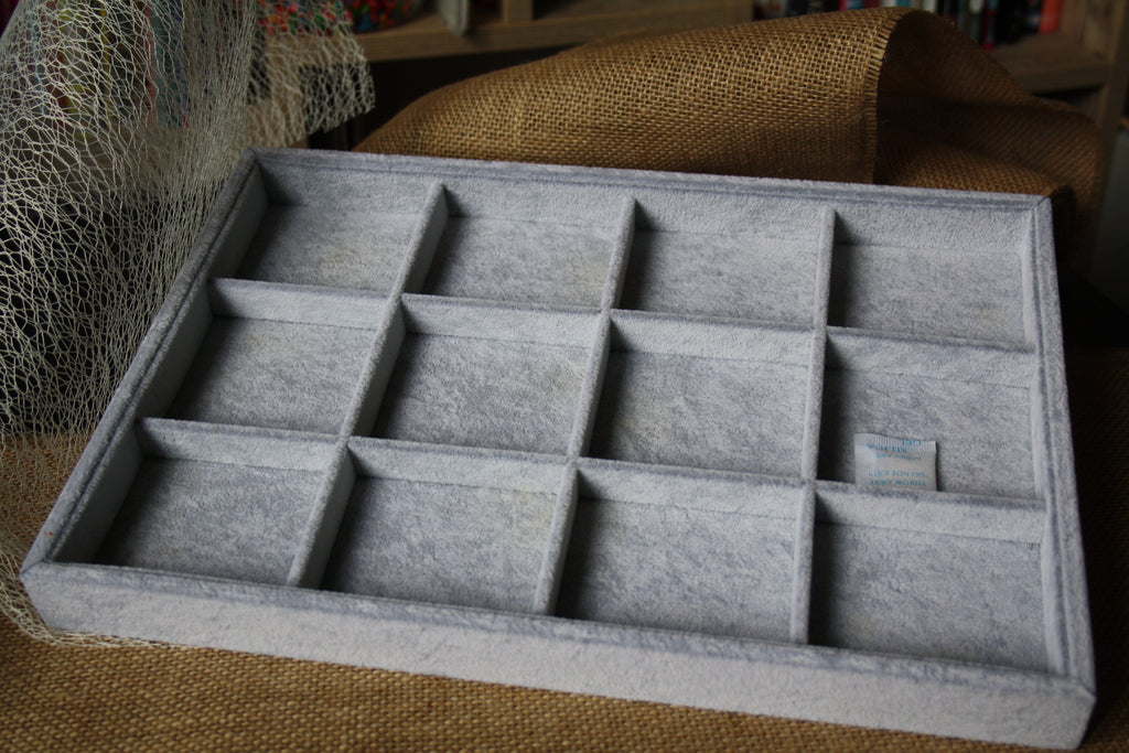 Plateau de Présentation articles - 12 Compartiments Gris – Organisateur Professionnel 35 x 25 cm