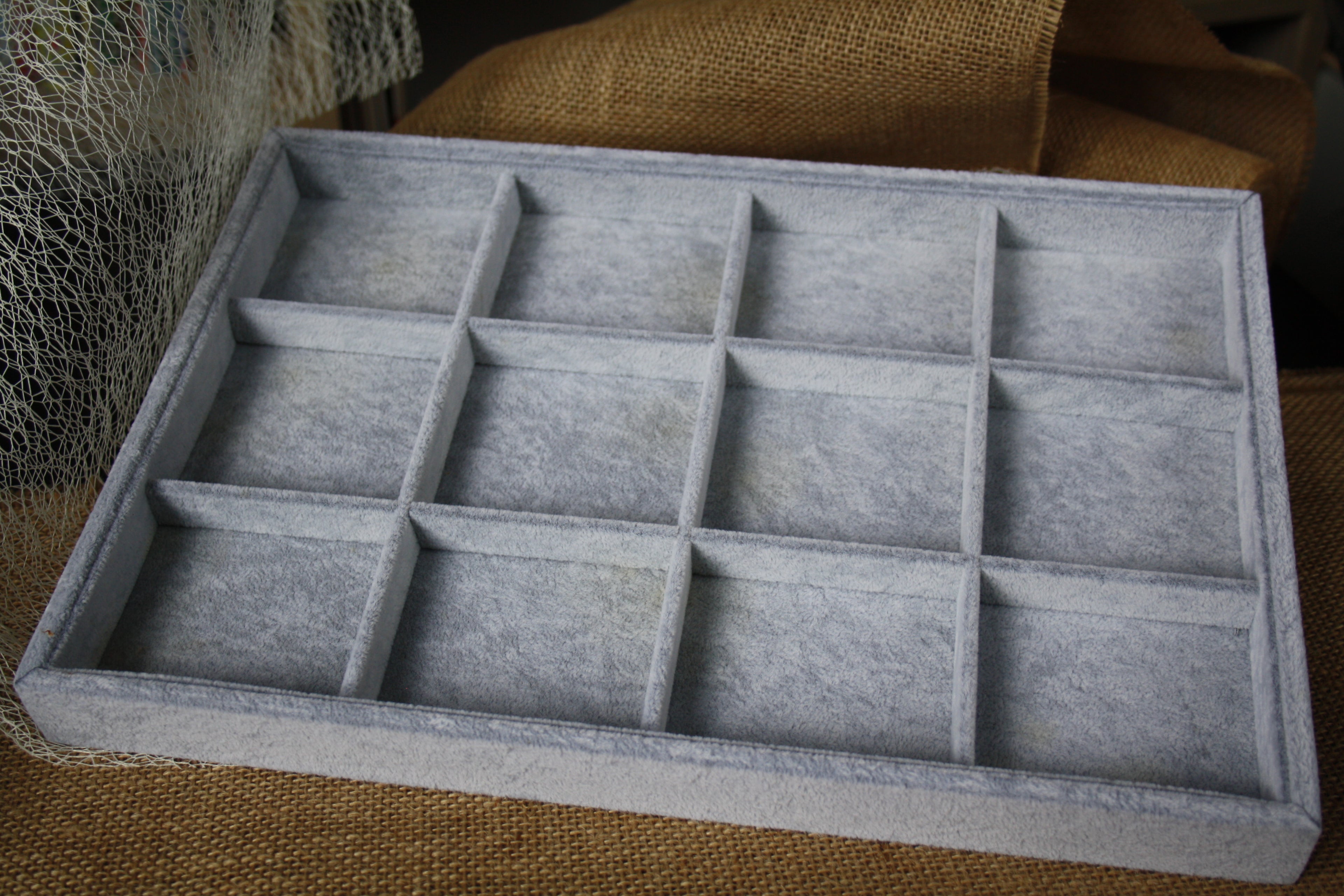 Plateau de Présentation articles - 12 Compartiments Gris – Organisateur Professionnel 35 x 25 cm