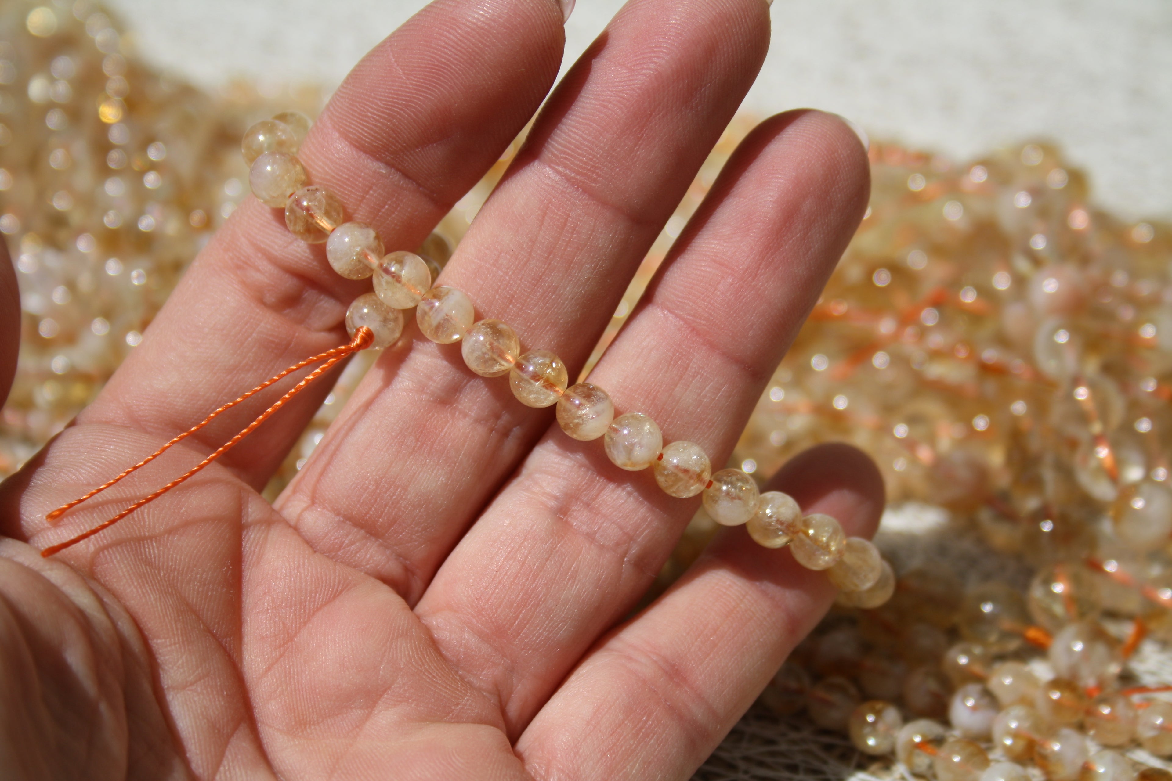 Citrine claire Naturelle – Lignes de Perles Rondes 4 mm, 6 mm et 8 mm