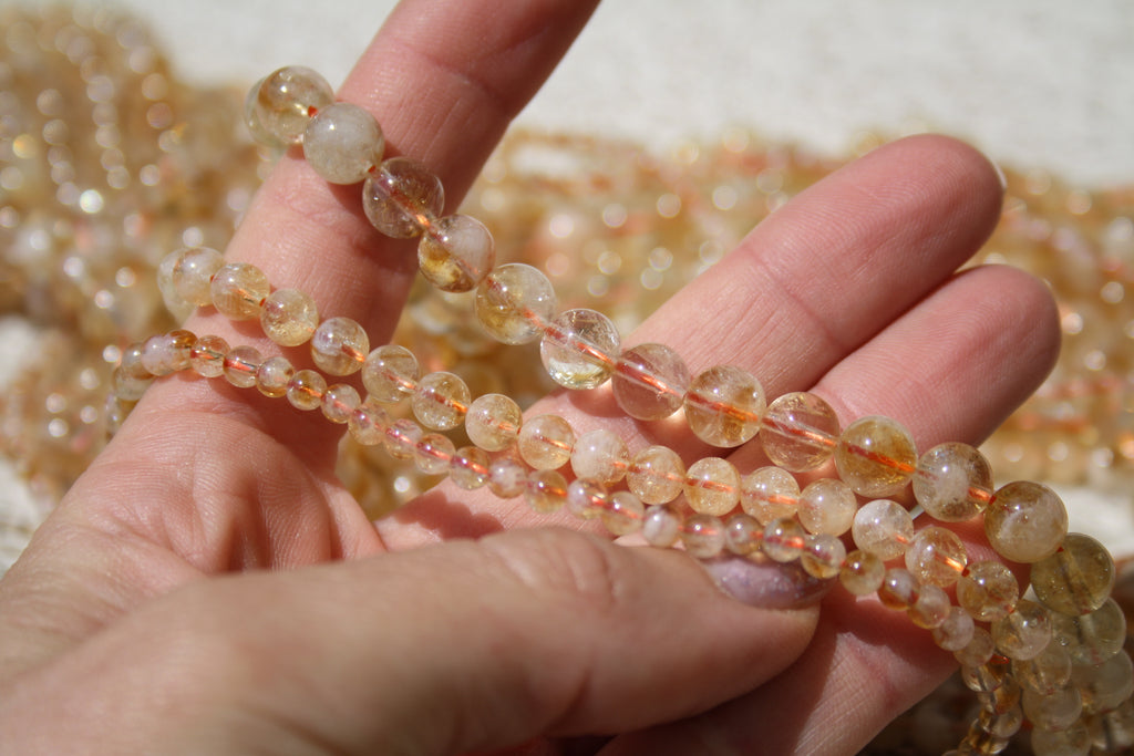 Citrine claire Naturelle – Lignes de Perles Rondes 4 mm, 6 mm et 8 mm