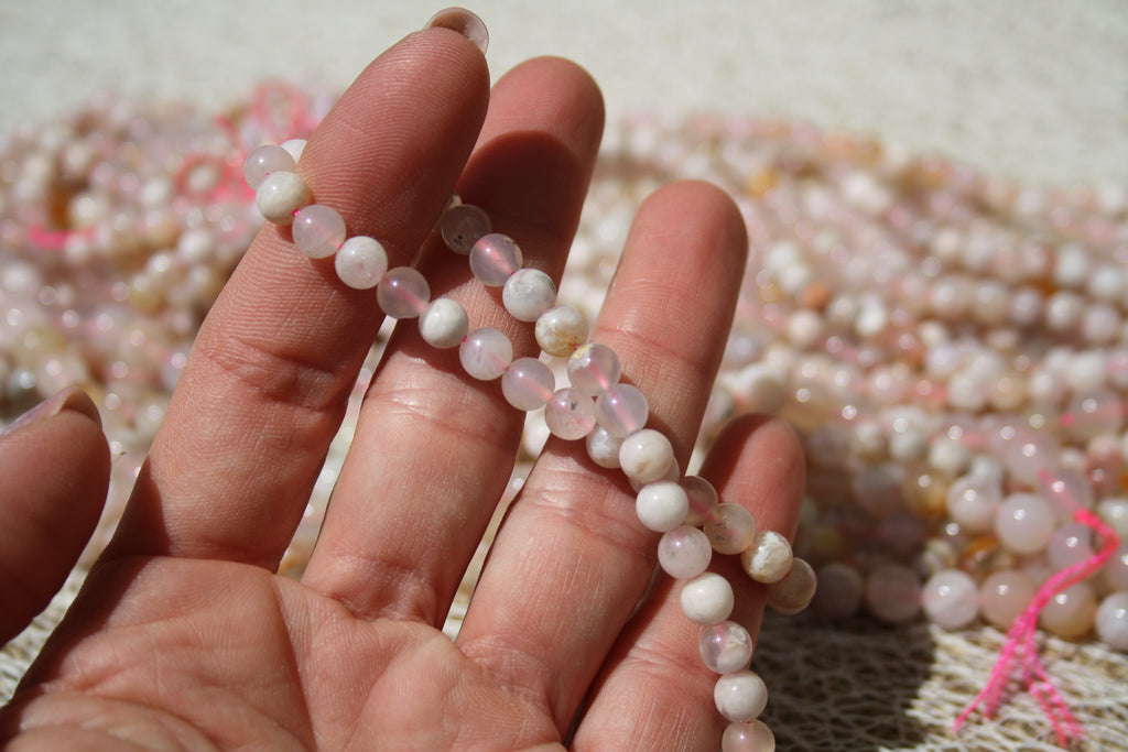 Agate Fleur de Cerisier– Lignes de Perles Rondes 6 mm et 8 mm