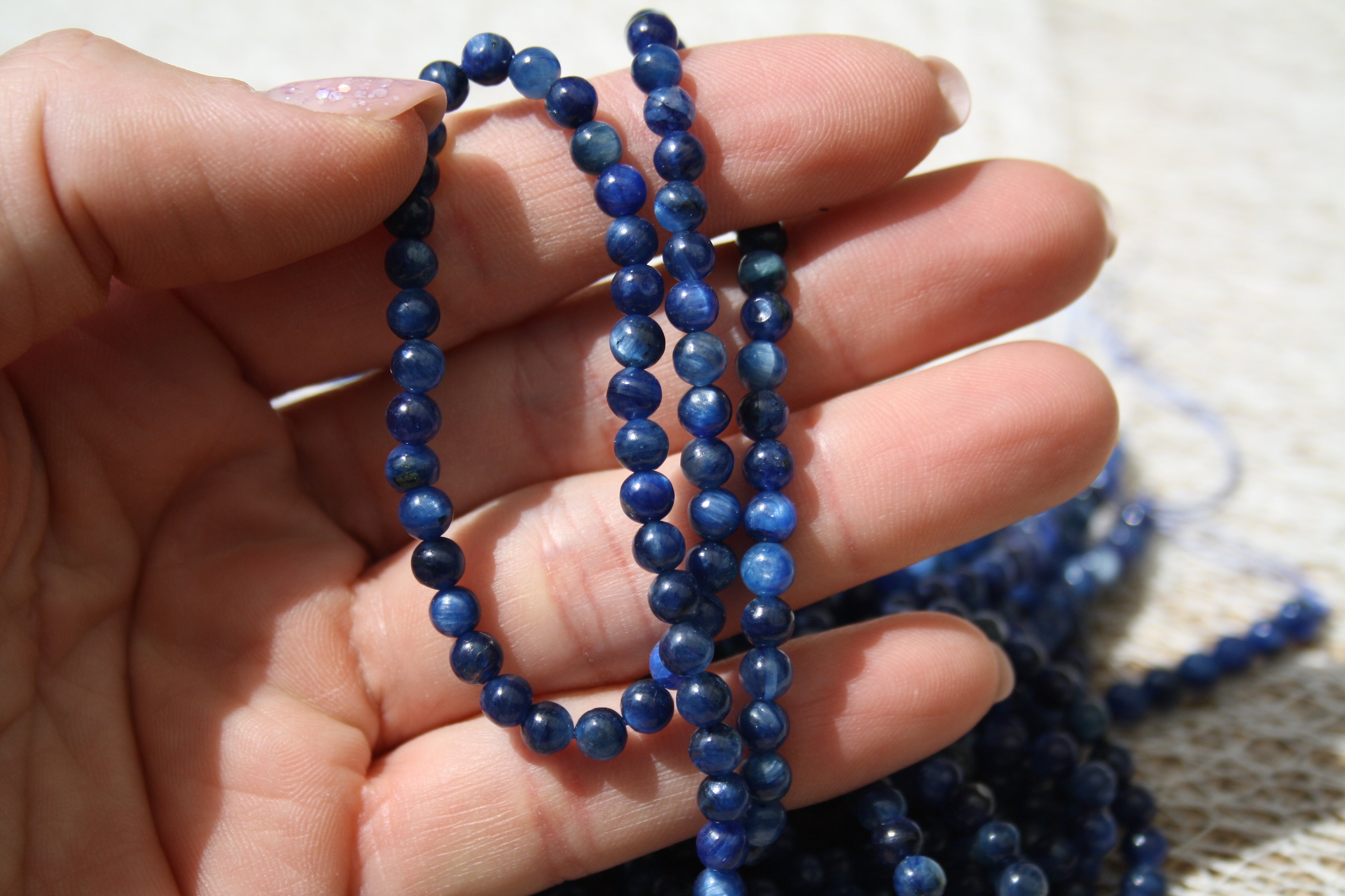 Cyanite Naturelle– Lignes de Perles Rondes 5 mm