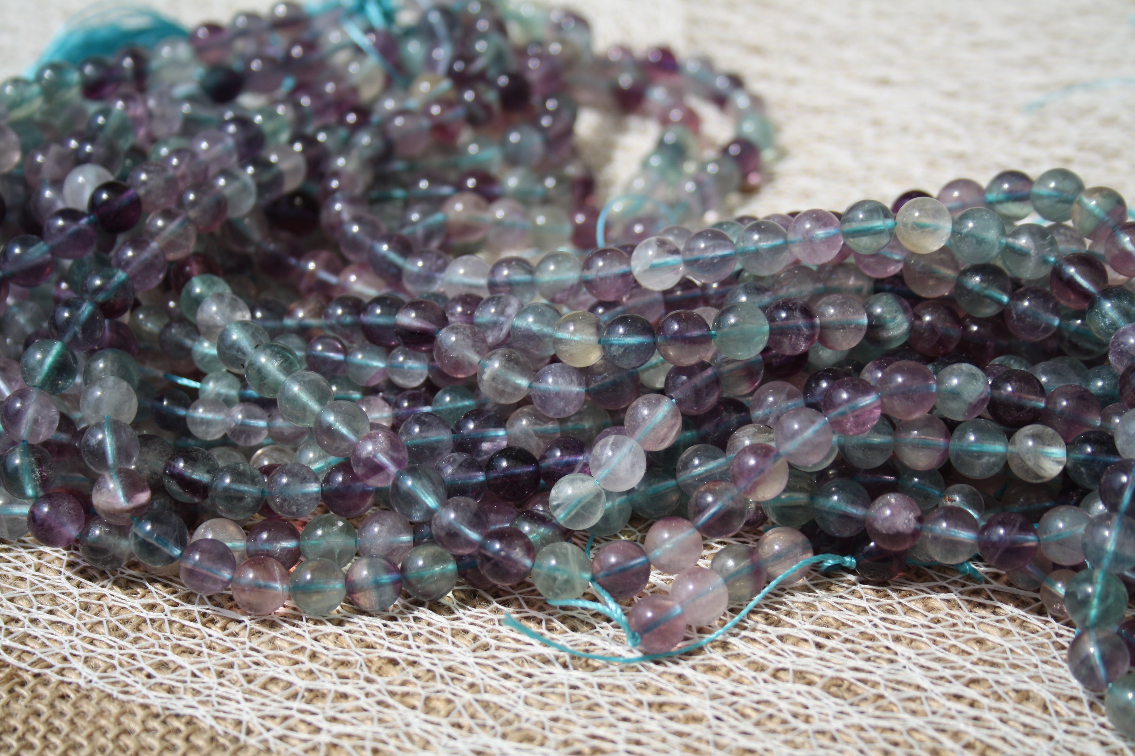 Fluorite Naturelle – Lignes de Perles Rondes 6 mm et 8 mm