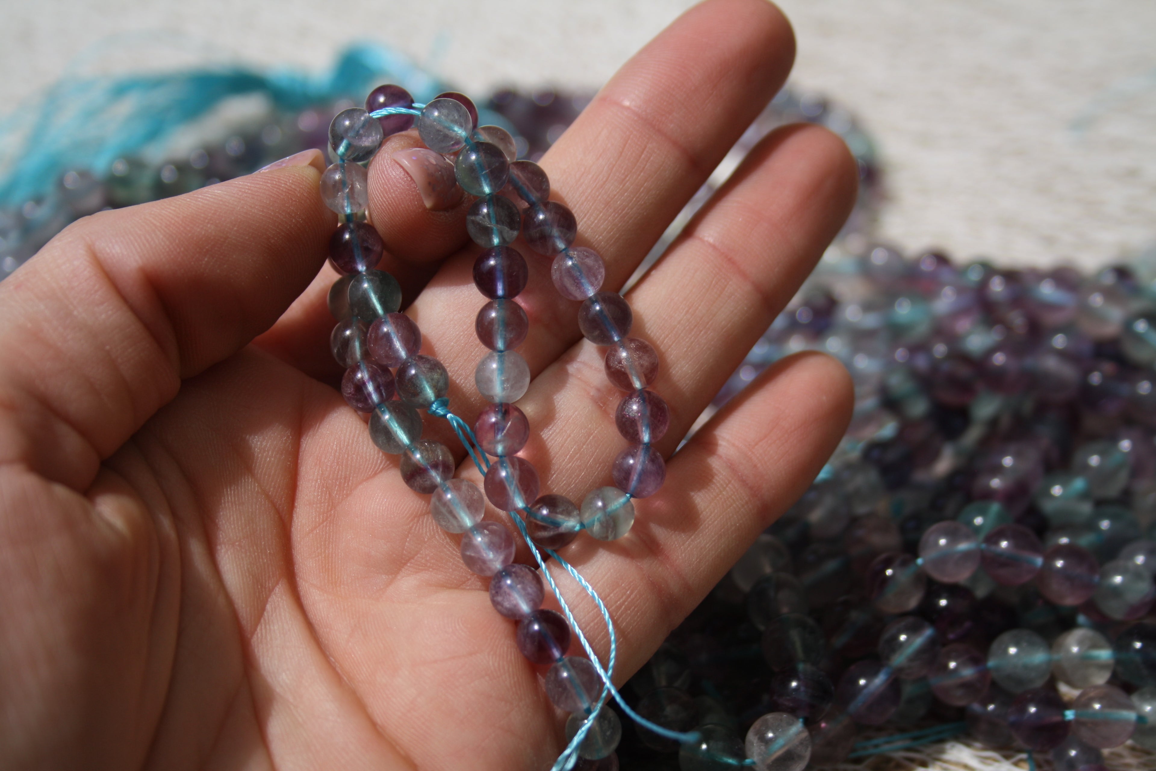 Fluorite Naturelle – Lignes de Perles Rondes 6 mm et 8 mm