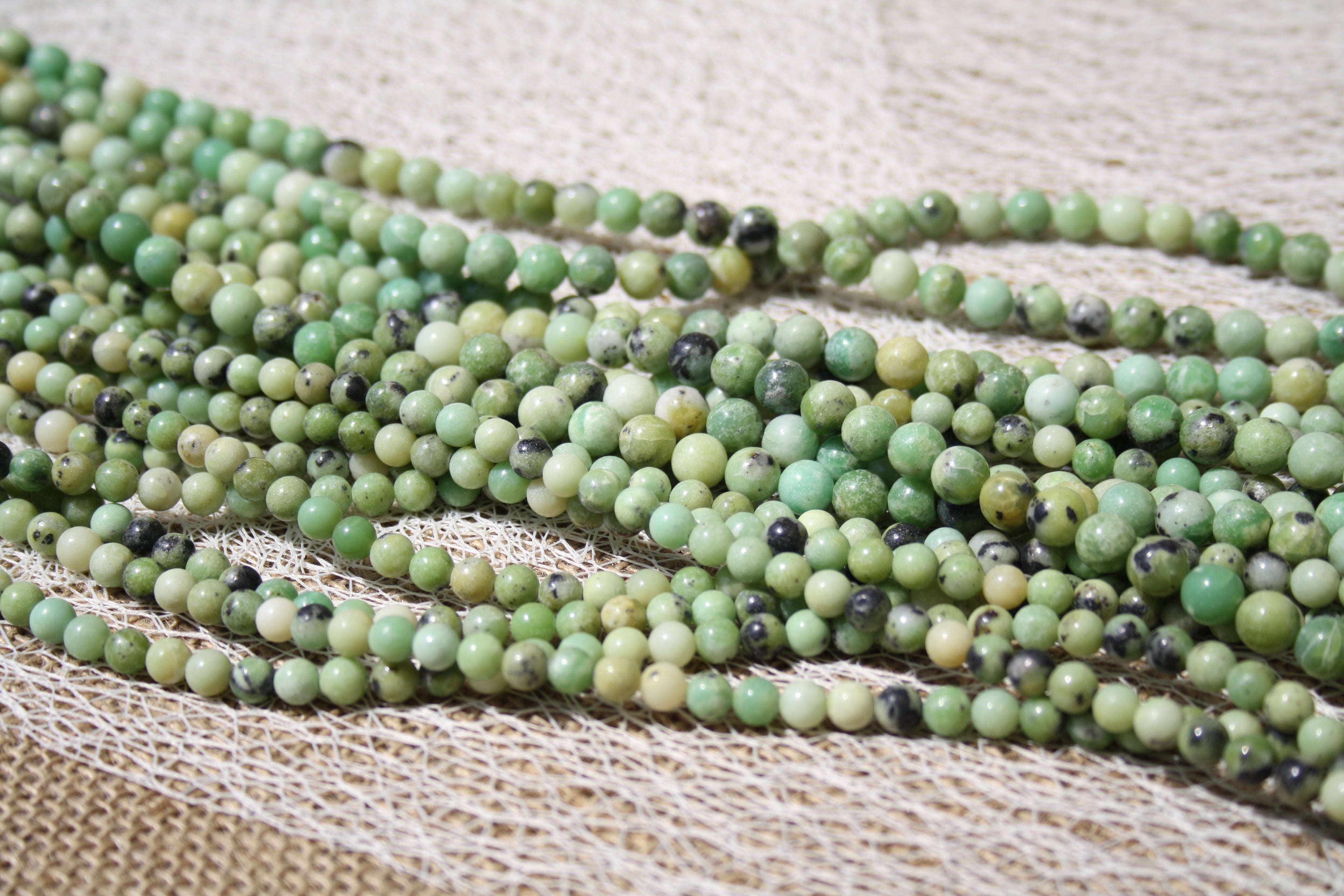 Chrysoprase Naturelle– Lignes de Perles Rondes 6 mm et 8 mm