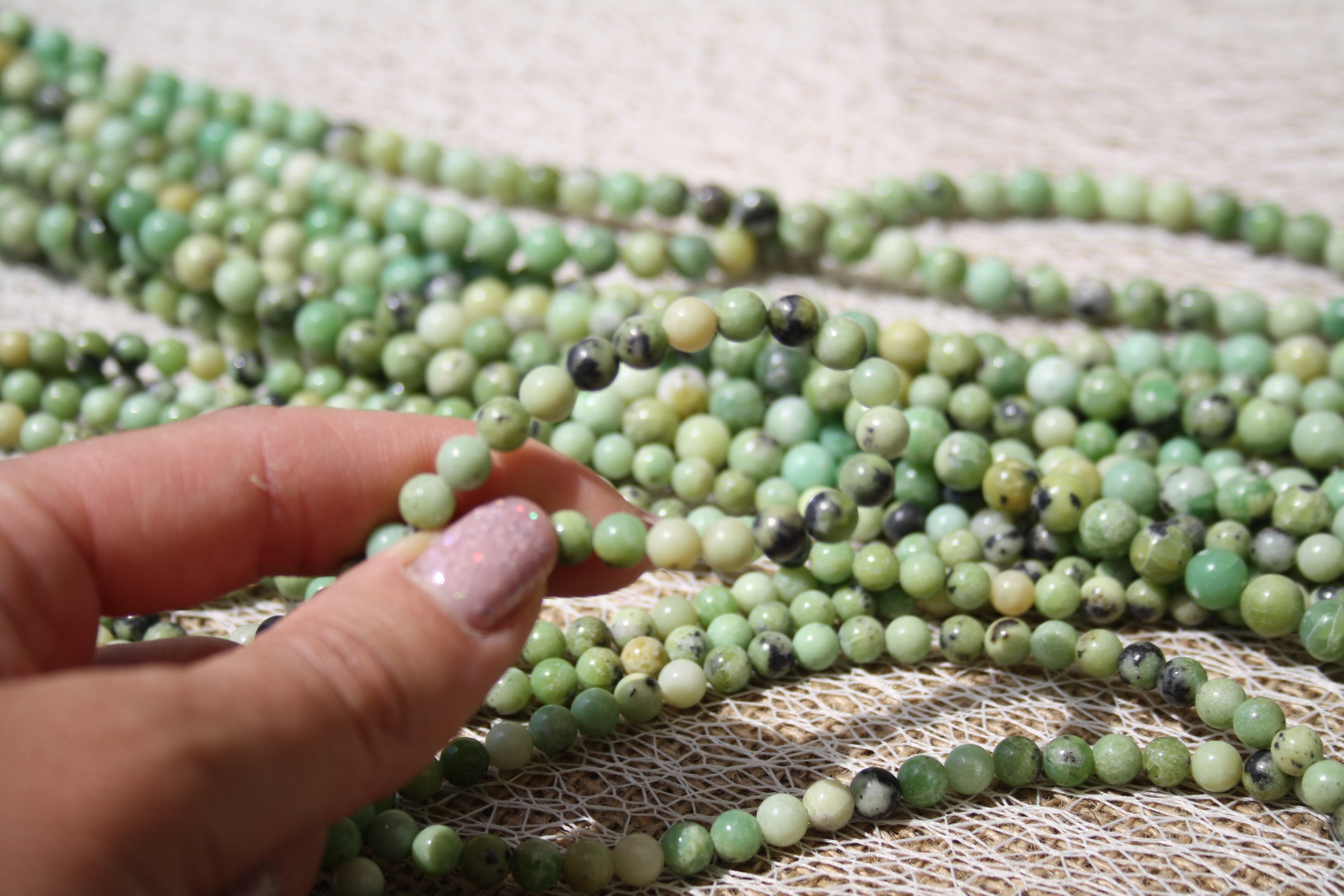 Chrysoprase Naturelle– Lignes de Perles Rondes 6 mm et 8 mm