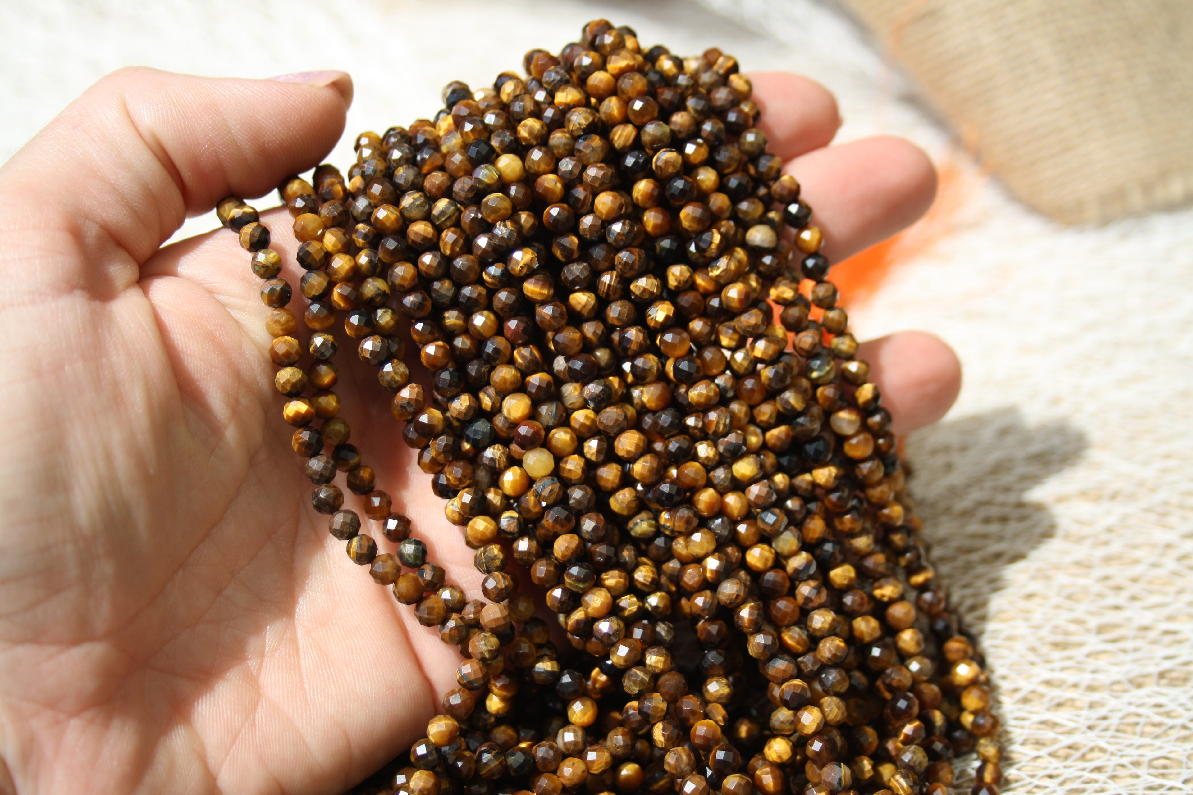 Oeil de tigre Naturel – Lignes de Perles Facettes