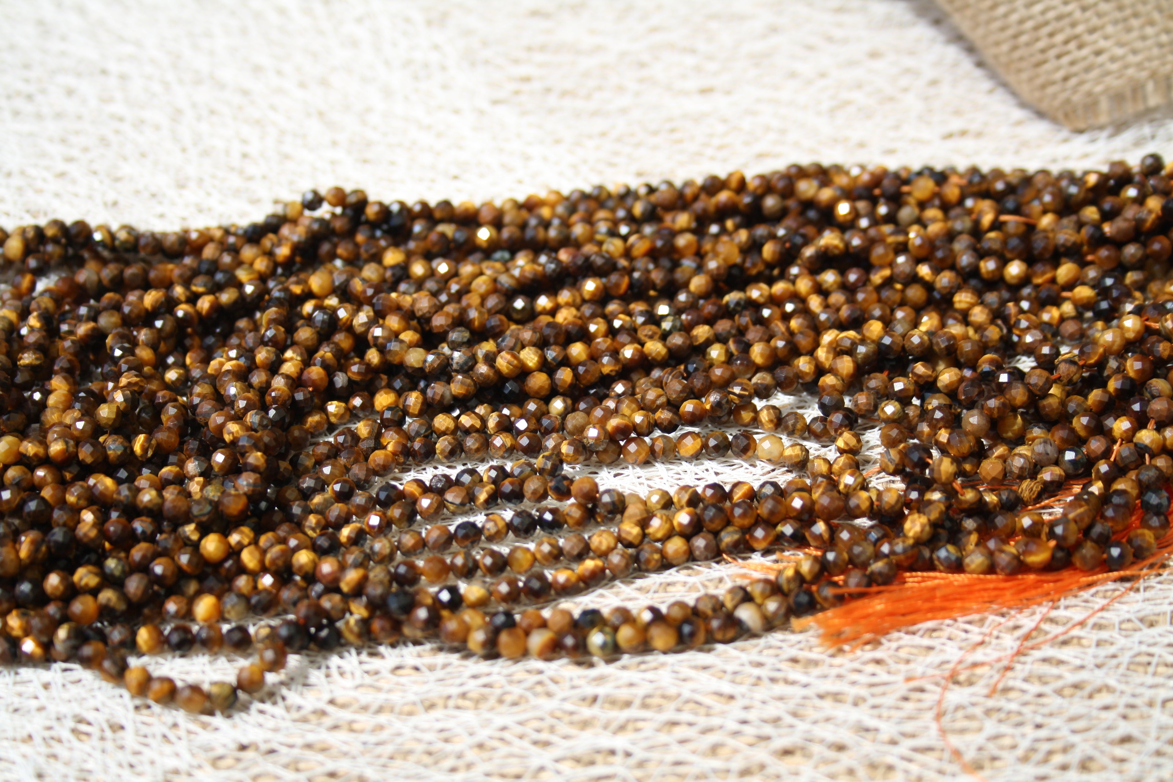 Oeil de tigre Naturel – Lignes de Perles Facettes