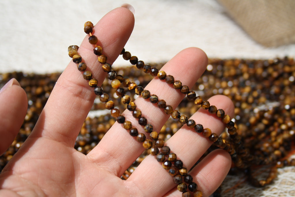 Oeil de tigre Naturel – Lignes de Perles Facettes