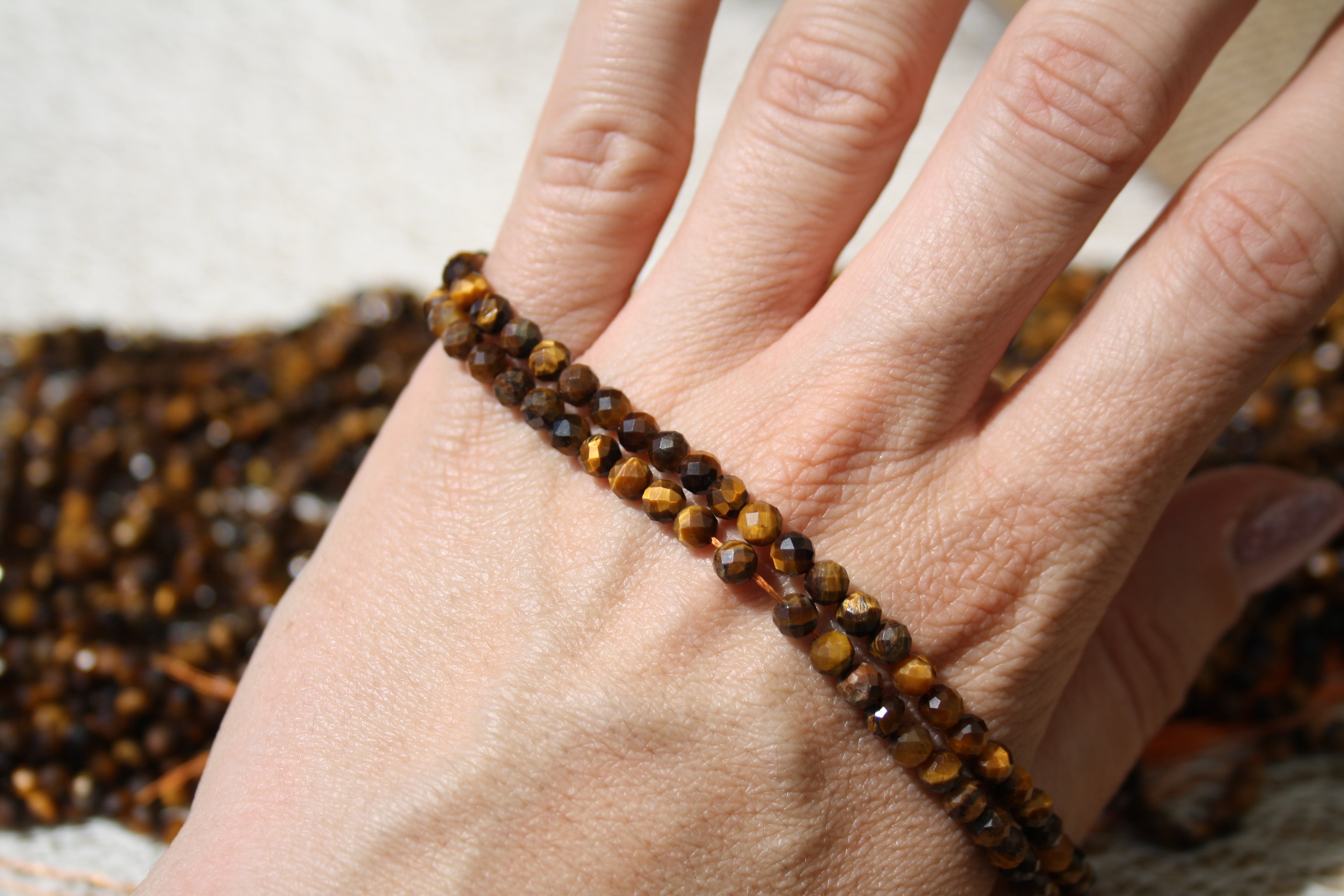 Oeil de tigre Naturel – Lignes de Perles Facettes