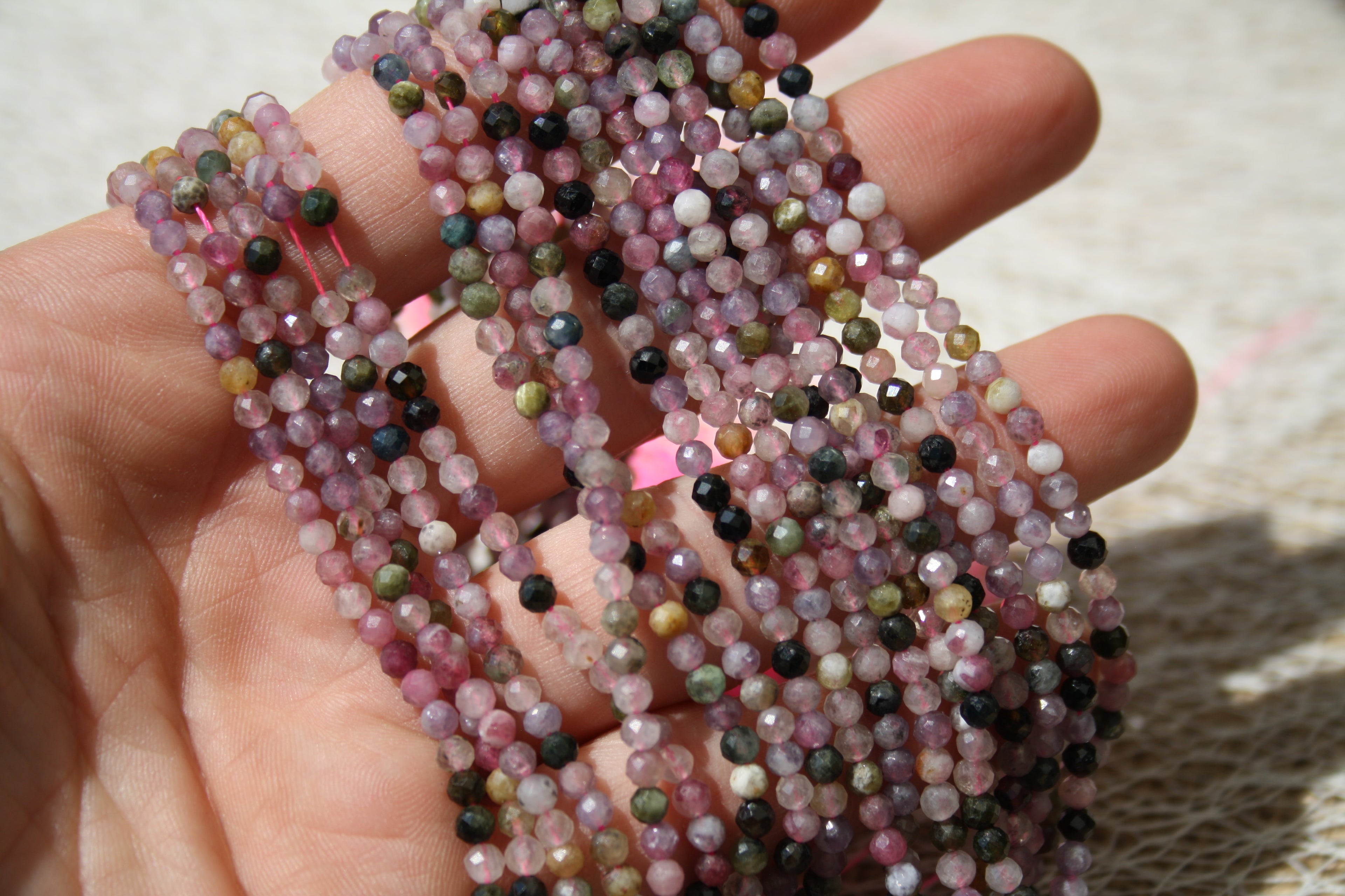 Tourmaline mix couleur Naturelle – Lignes de Perles Facettes