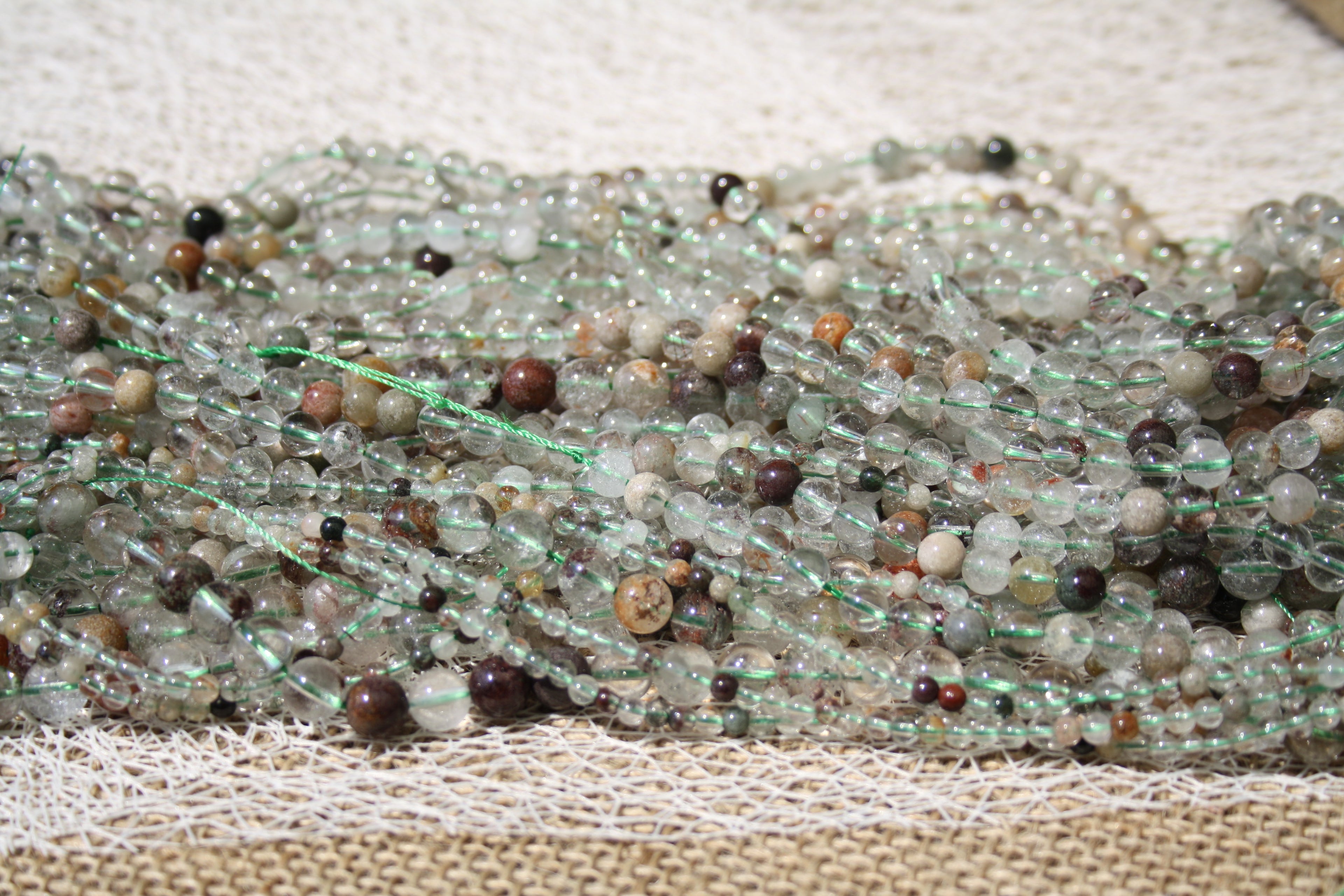 Quartz lodolite Naturel– Lignes de Perles Rondes 6 mm et 8 mm
