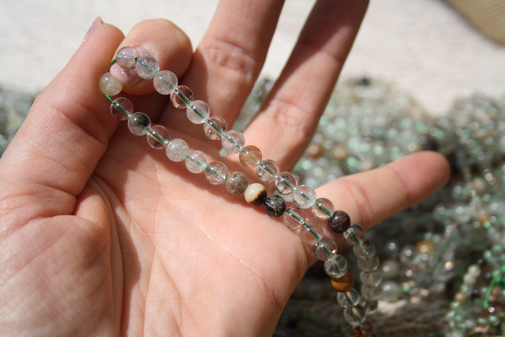 Quartz lodolite Naturel– Lignes de Perles Rondes 6 mm et 8 mm