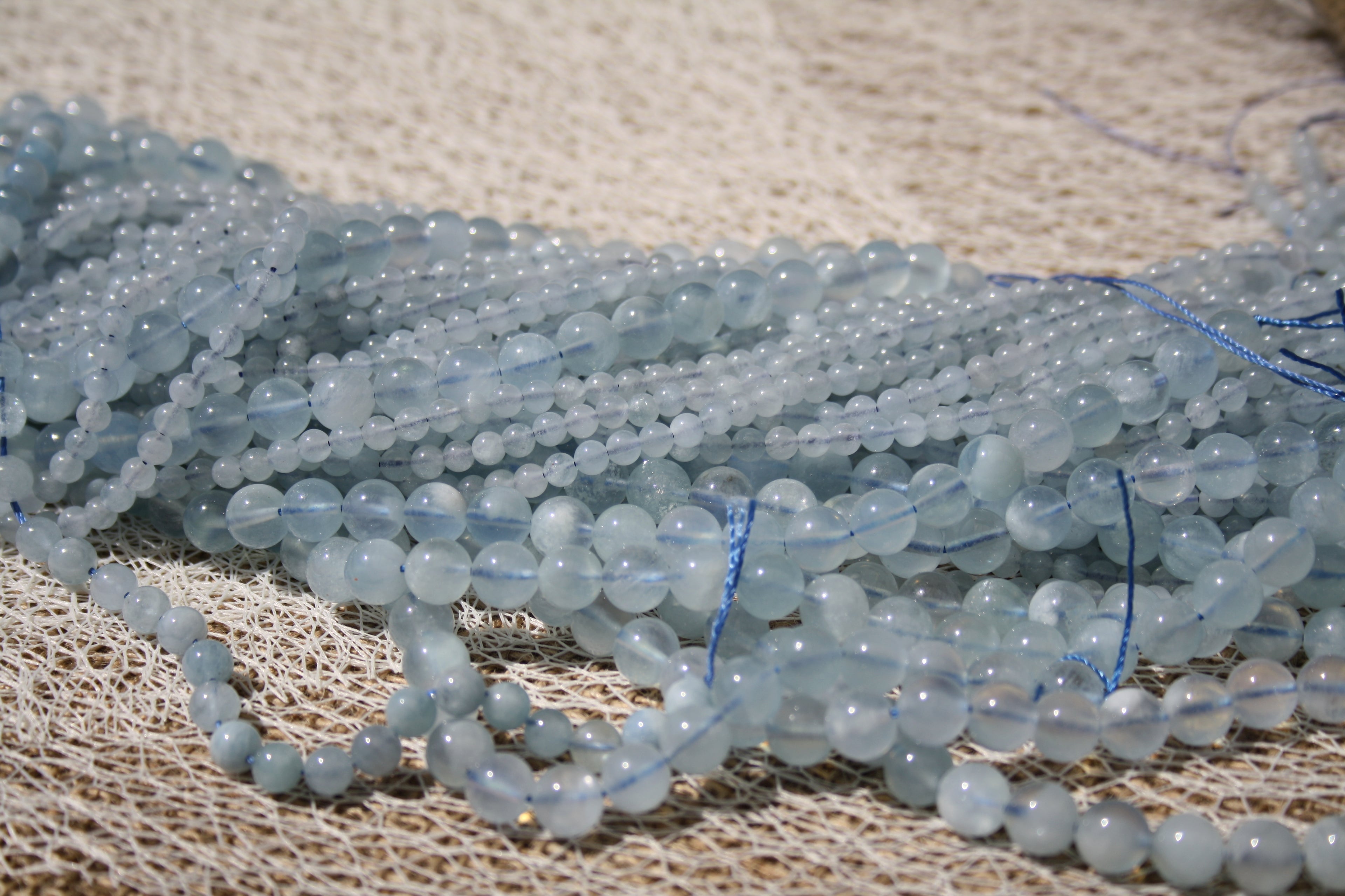 Aigue-Marine Naturelle – Lignes de Perles Rondes 4 mm, 6 mm et 8 mm