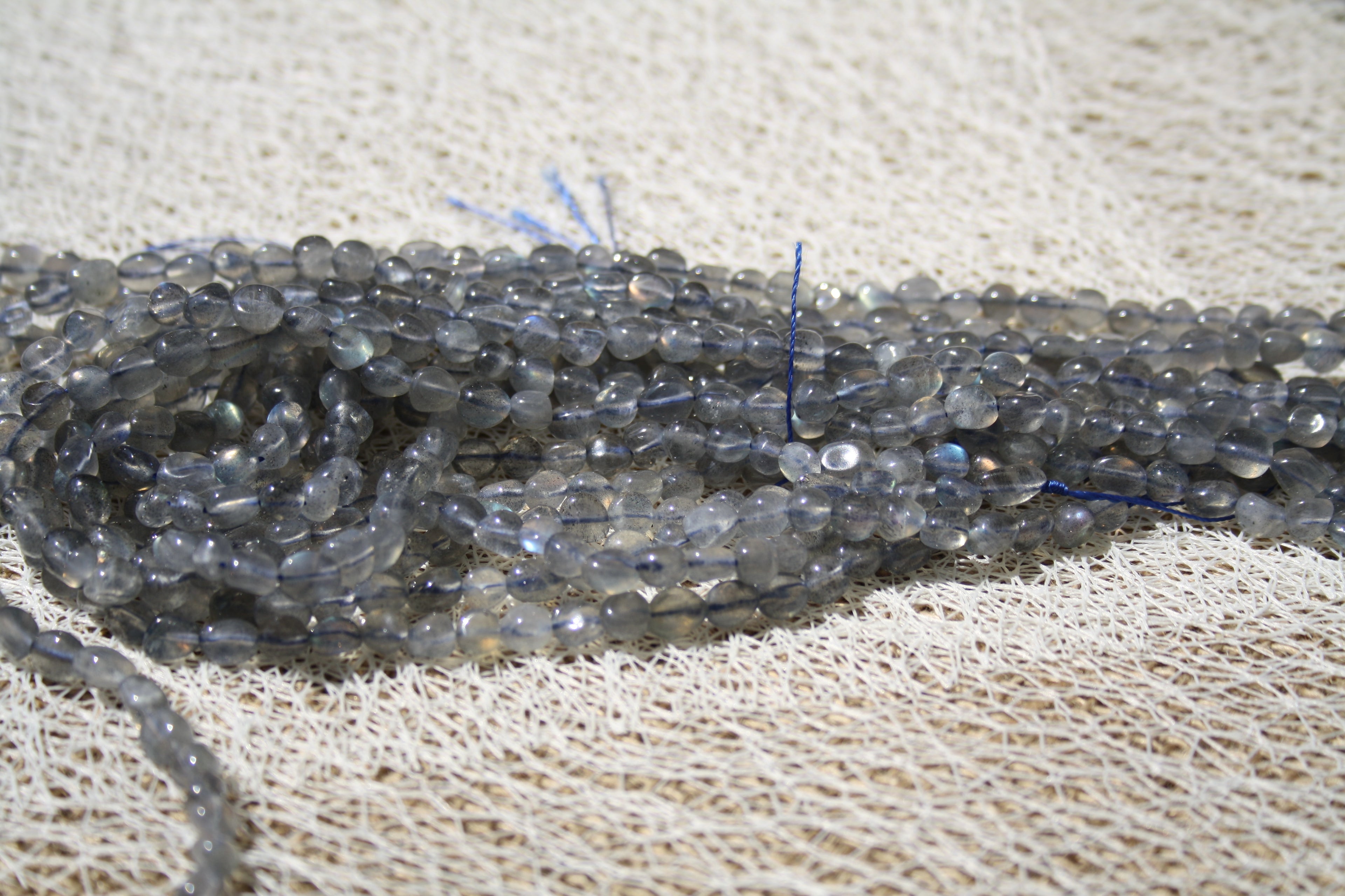 Labradorite Naturelle – Lignes de Perles Nuggets