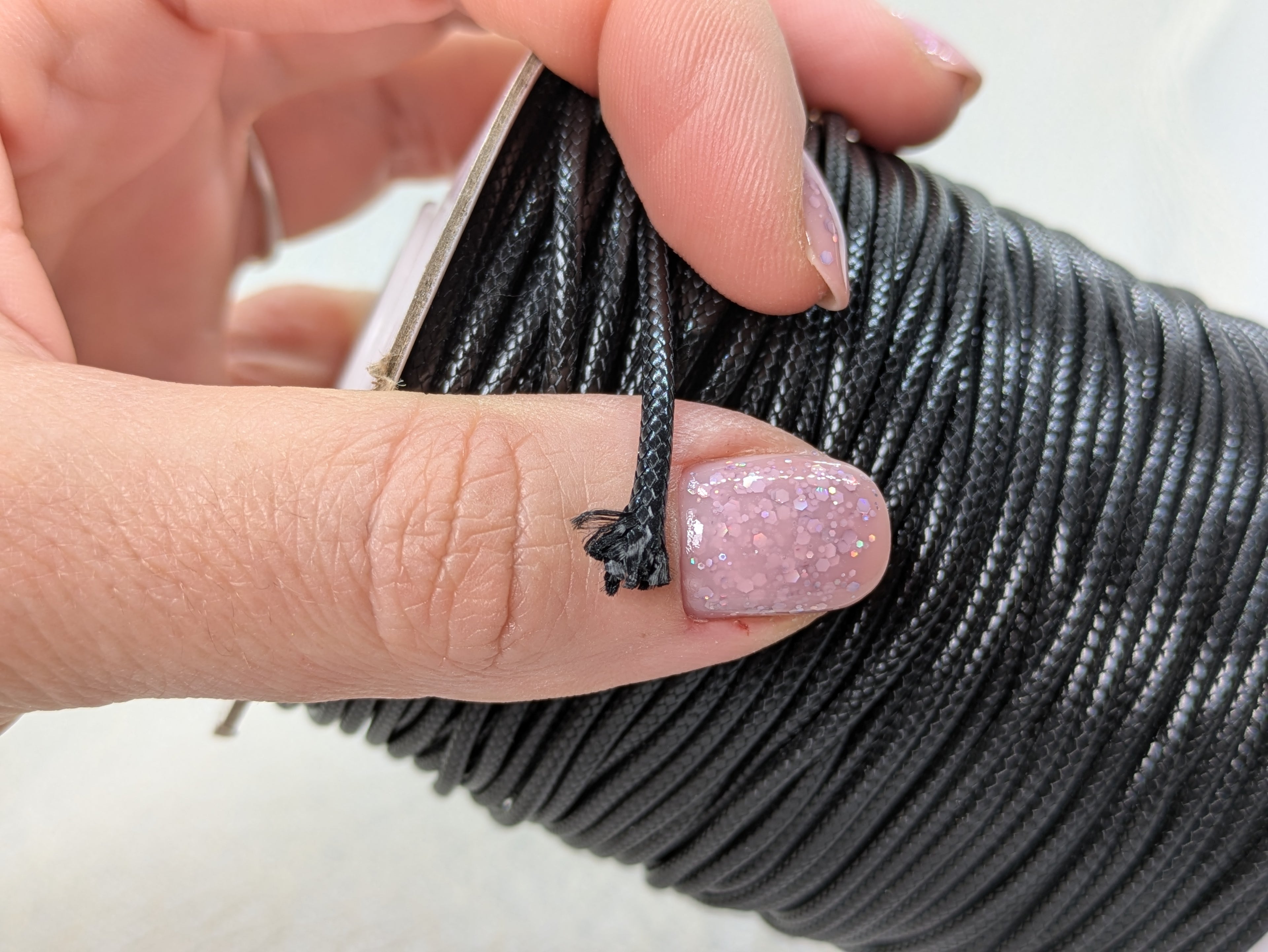 Fil Synthétique Noir pour Tours de Cou – 1 mm, 1.5 mm et 2 mm