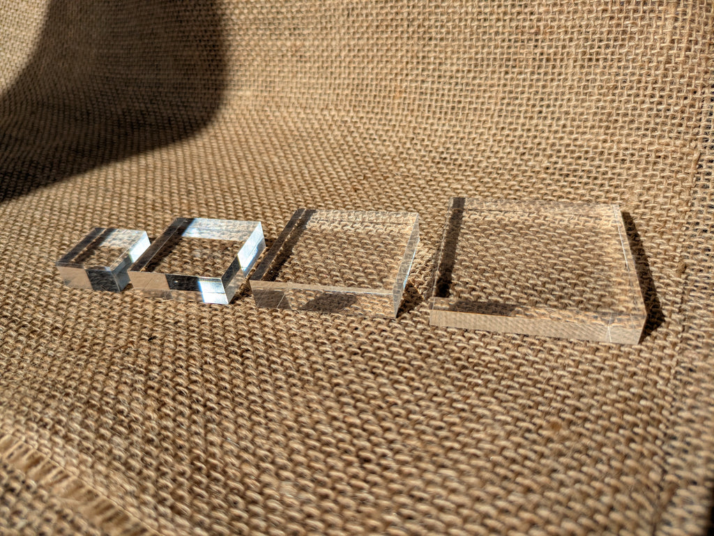 Socle en Plexiglass Transparent 1 cm - Support de Présentation Carré