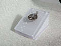 Socle Blanc pour Pendentif – Support de Présentation Simple et Élégant