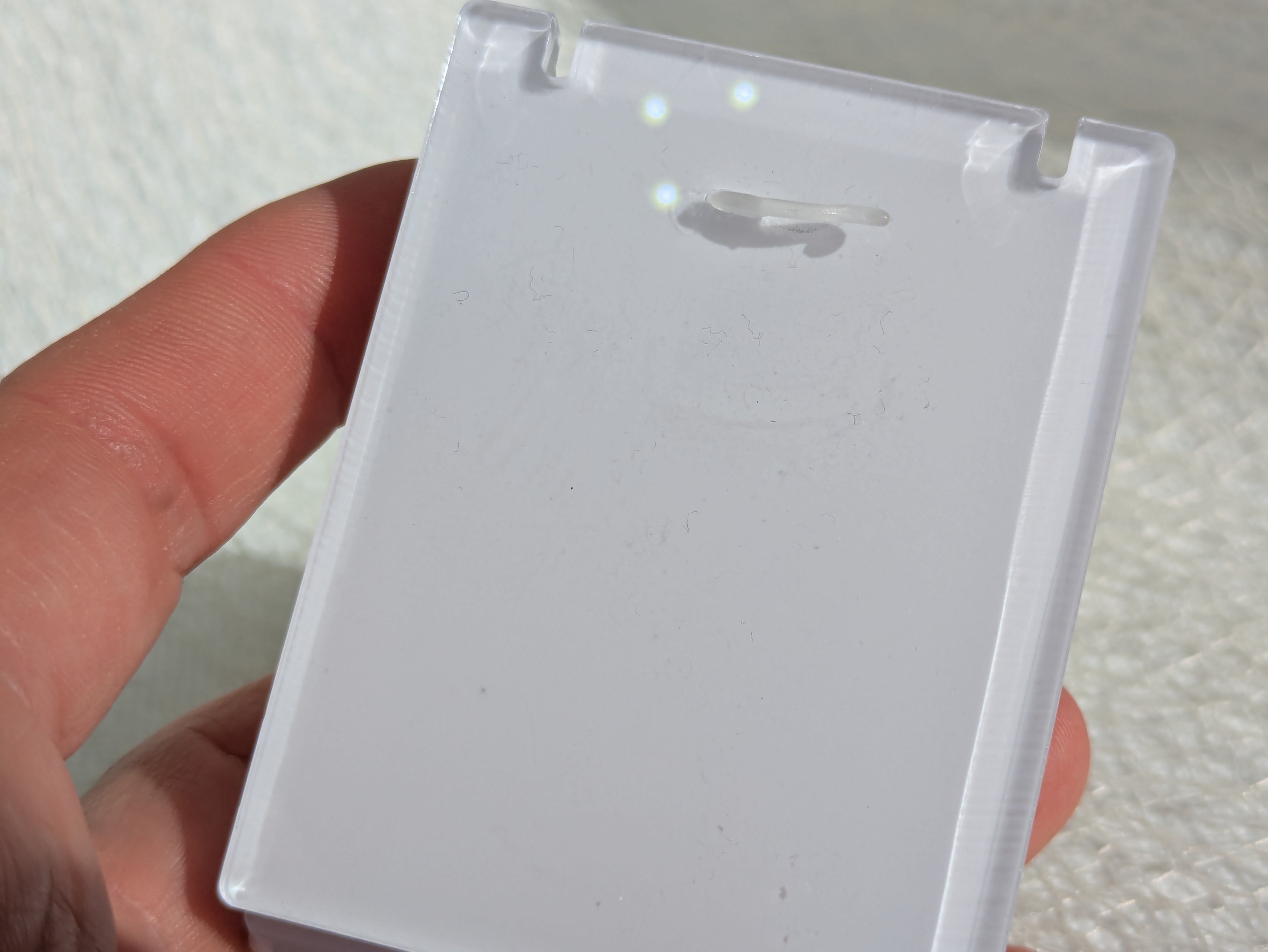 Socle Blanc pour Pendentif – Support de Présentation Simple et Élégant