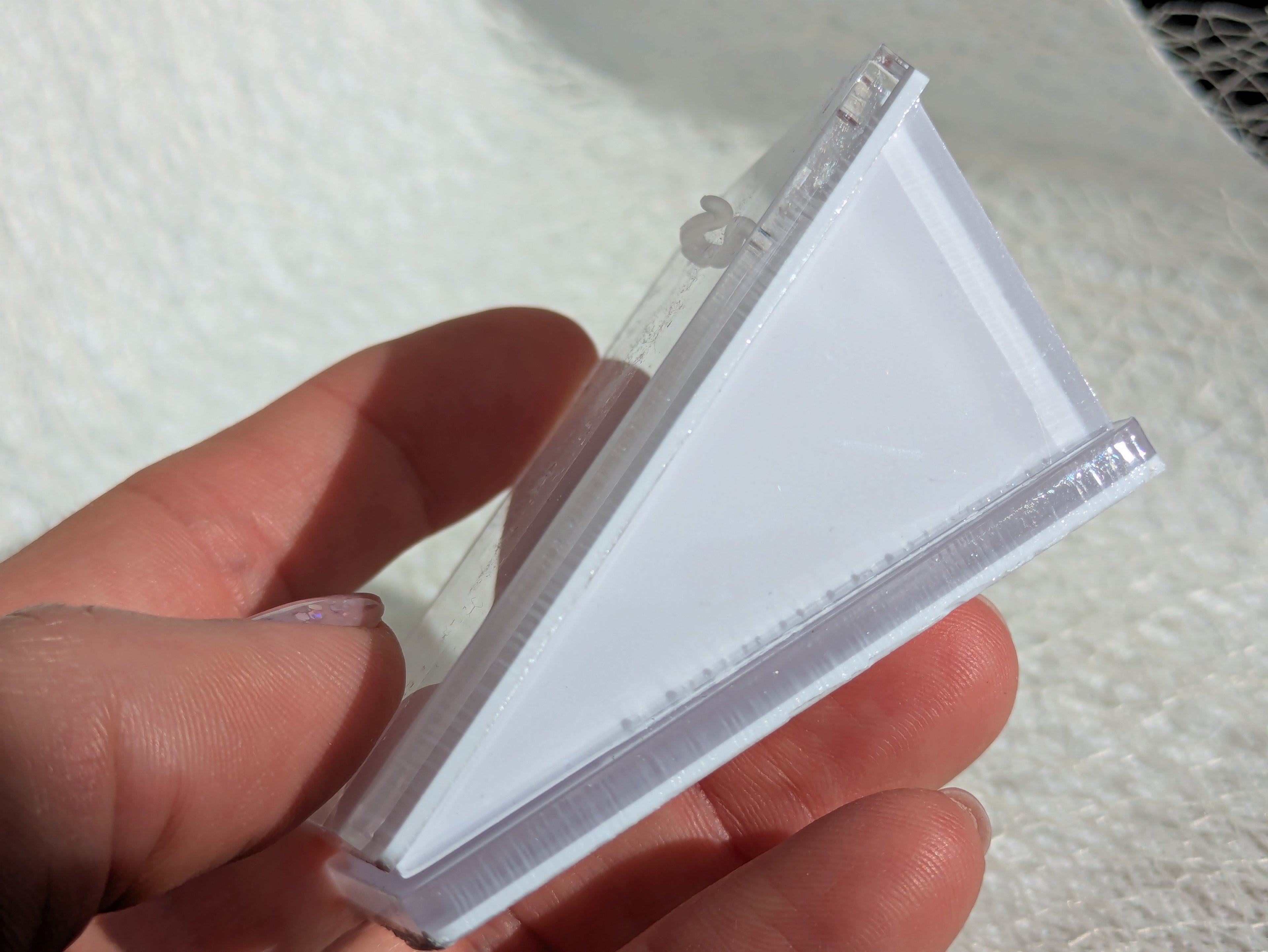 Socle Blanc pour Pendentif – Support de Présentation Simple et Élégant